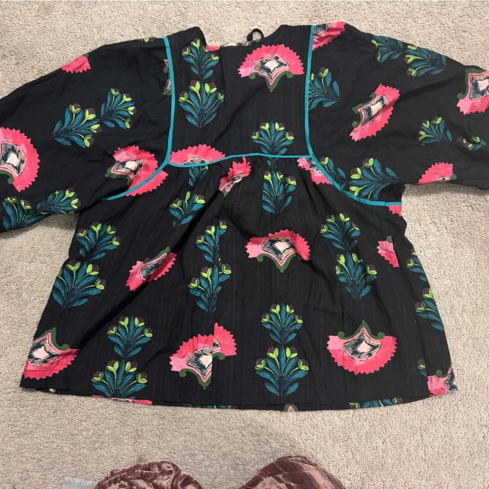 UMGEE SMOCKED BOHO TASSEL TUNIC TOP - SMALL - Picture 2 of 3